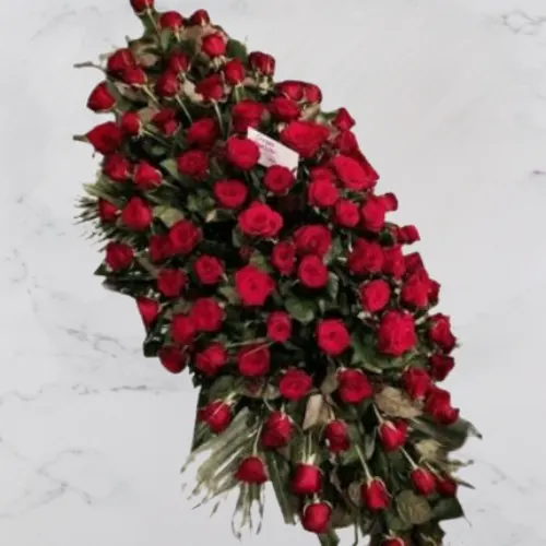 Scarlet Wave Bloom Dubai – cascading 50 red roses centerpiece for events